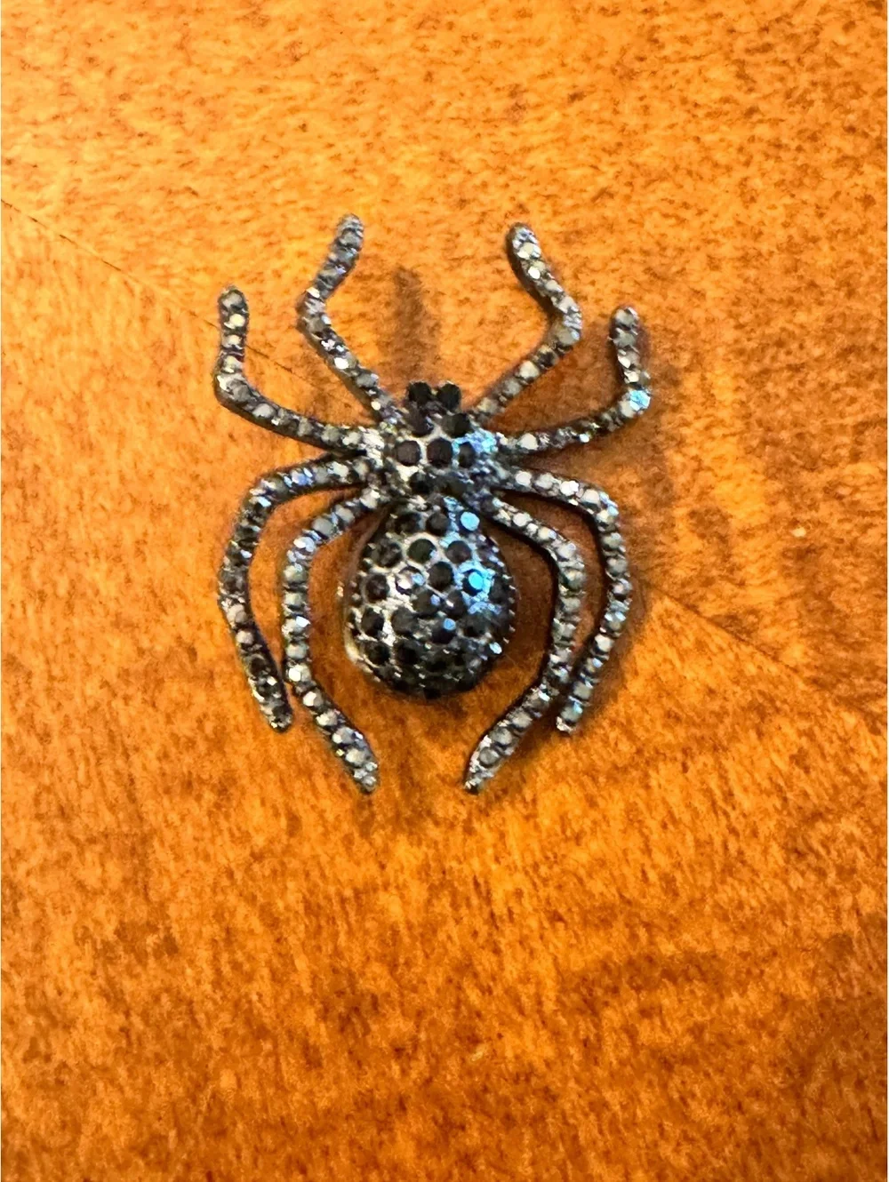Vintage Style Spider Shaped Brooch Pin with Black Rhinestones 379